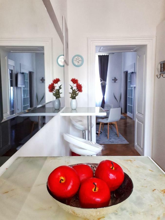 Apartment Zrinjevac ซาเกร็บ ภายนอก รูปภาพ