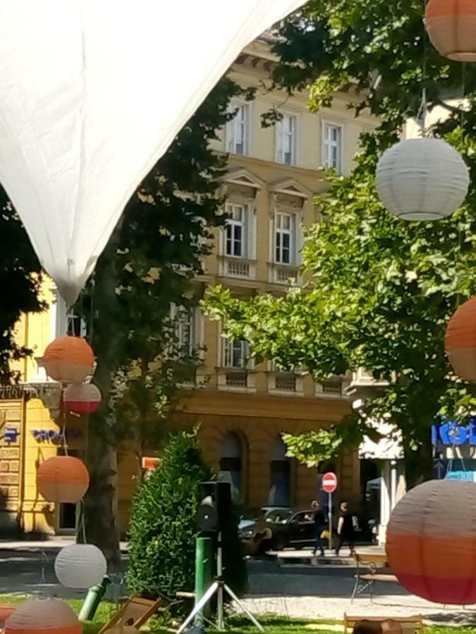 Apartment Zrinjevac ซาเกร็บ ภายนอก รูปภาพ